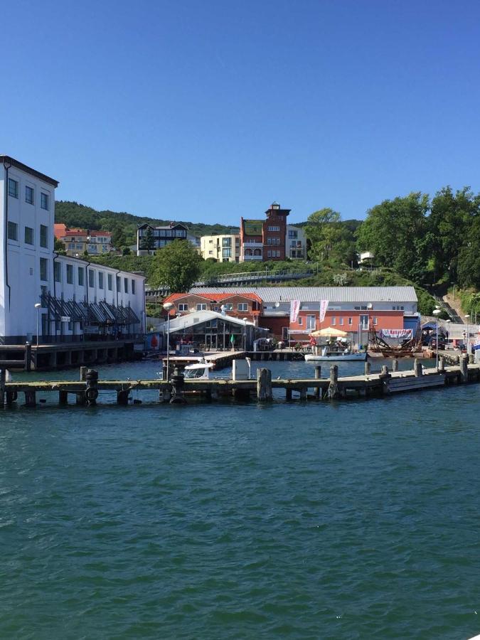 Seelotsenstation Turmwohnung Adler Sassnitz Bagian luar foto